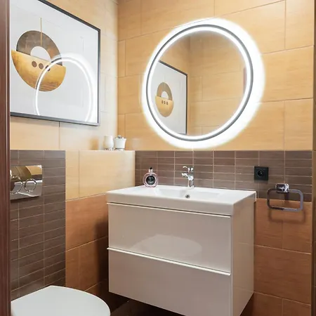 Posnania Parking By Impero דירה *